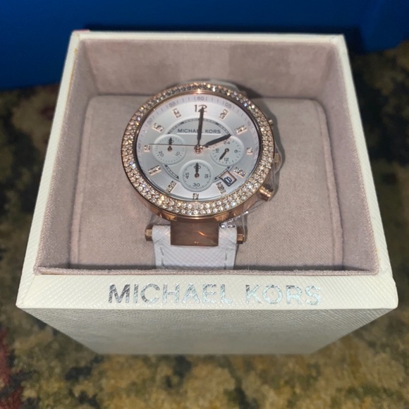 Michael Kors Watch - Picture 2 of 4